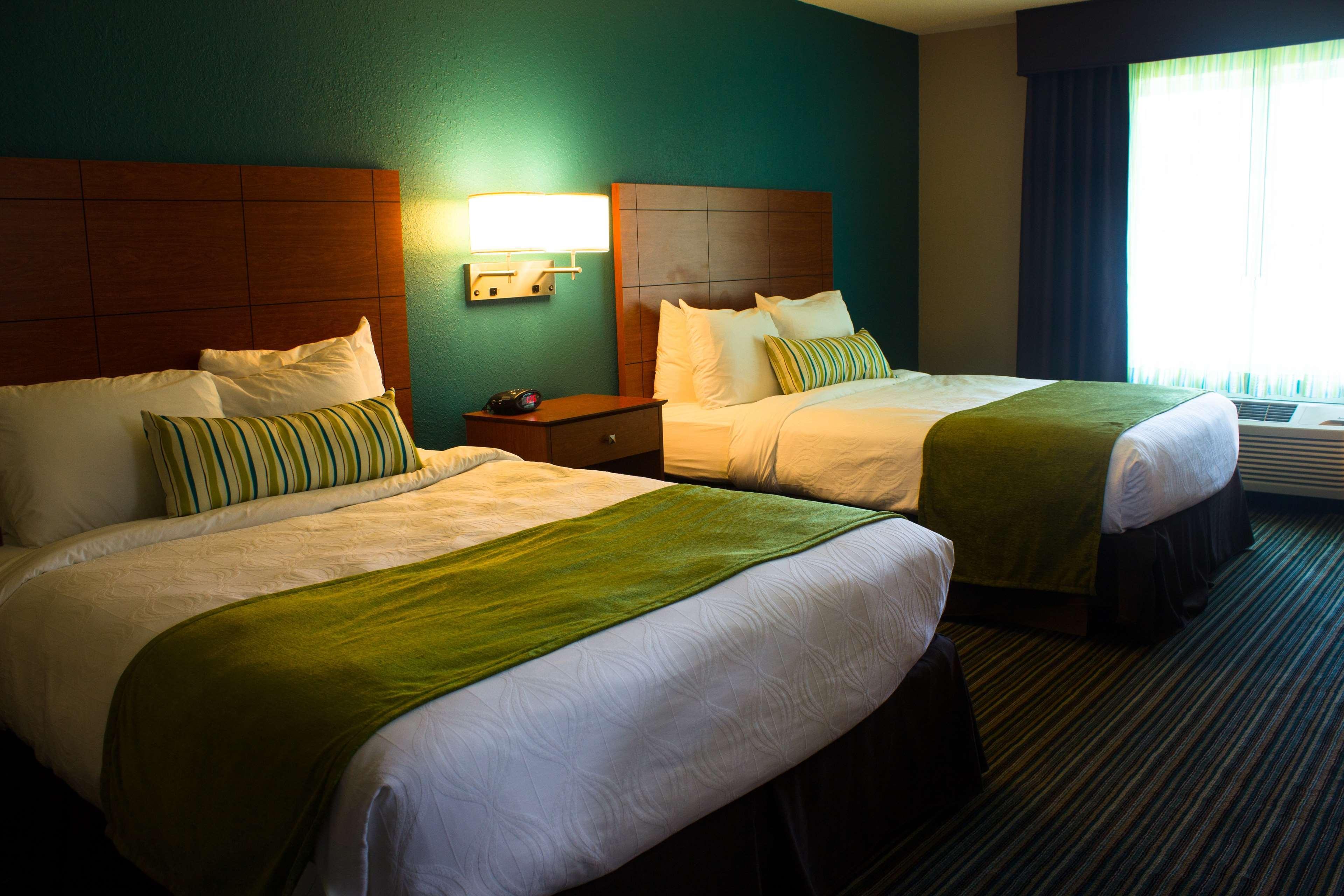 BEST WESTERN Plus Menomonie Inn&Suites Extérieur photo
