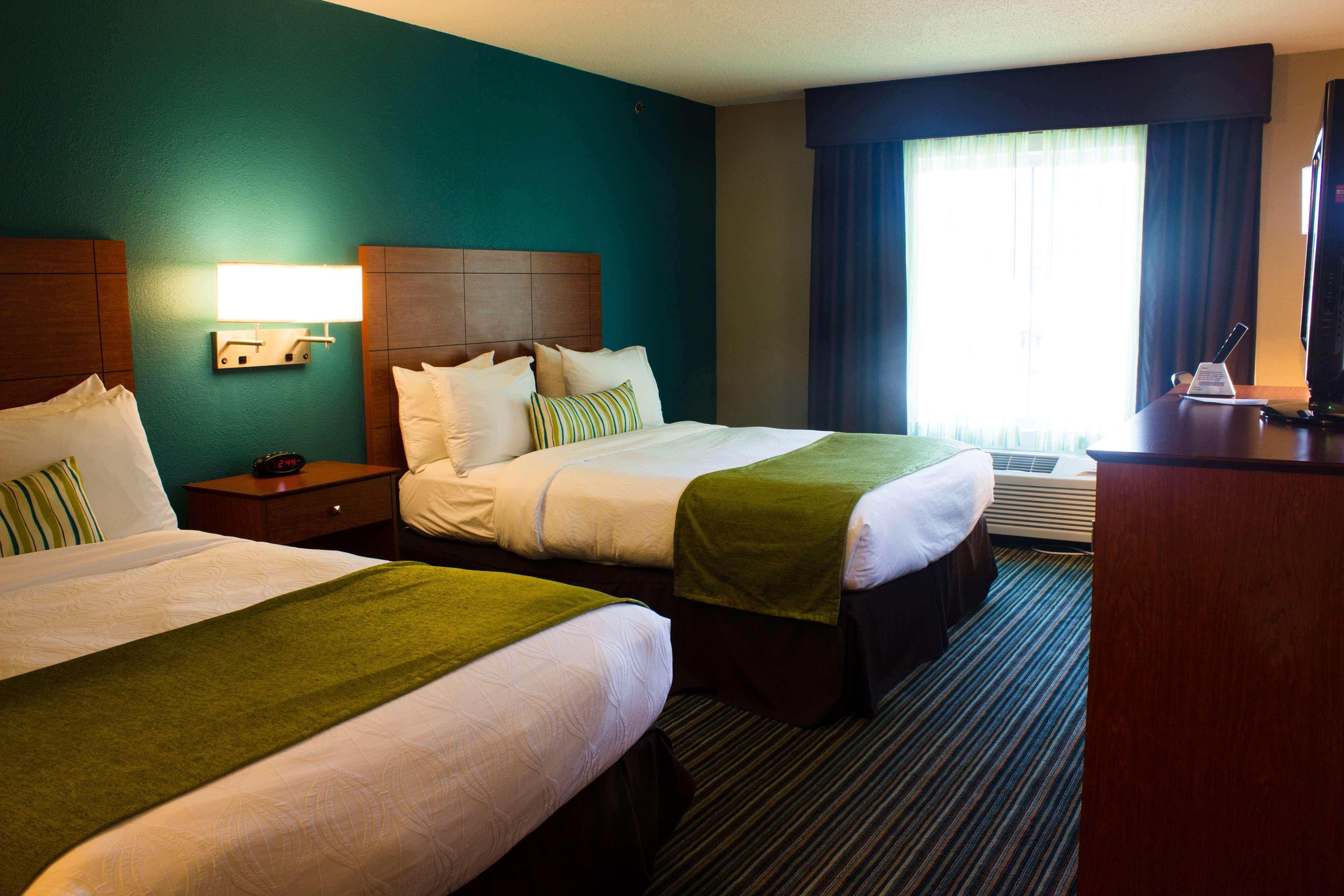 BEST WESTERN Plus Menomonie Inn&Suites Extérieur photo