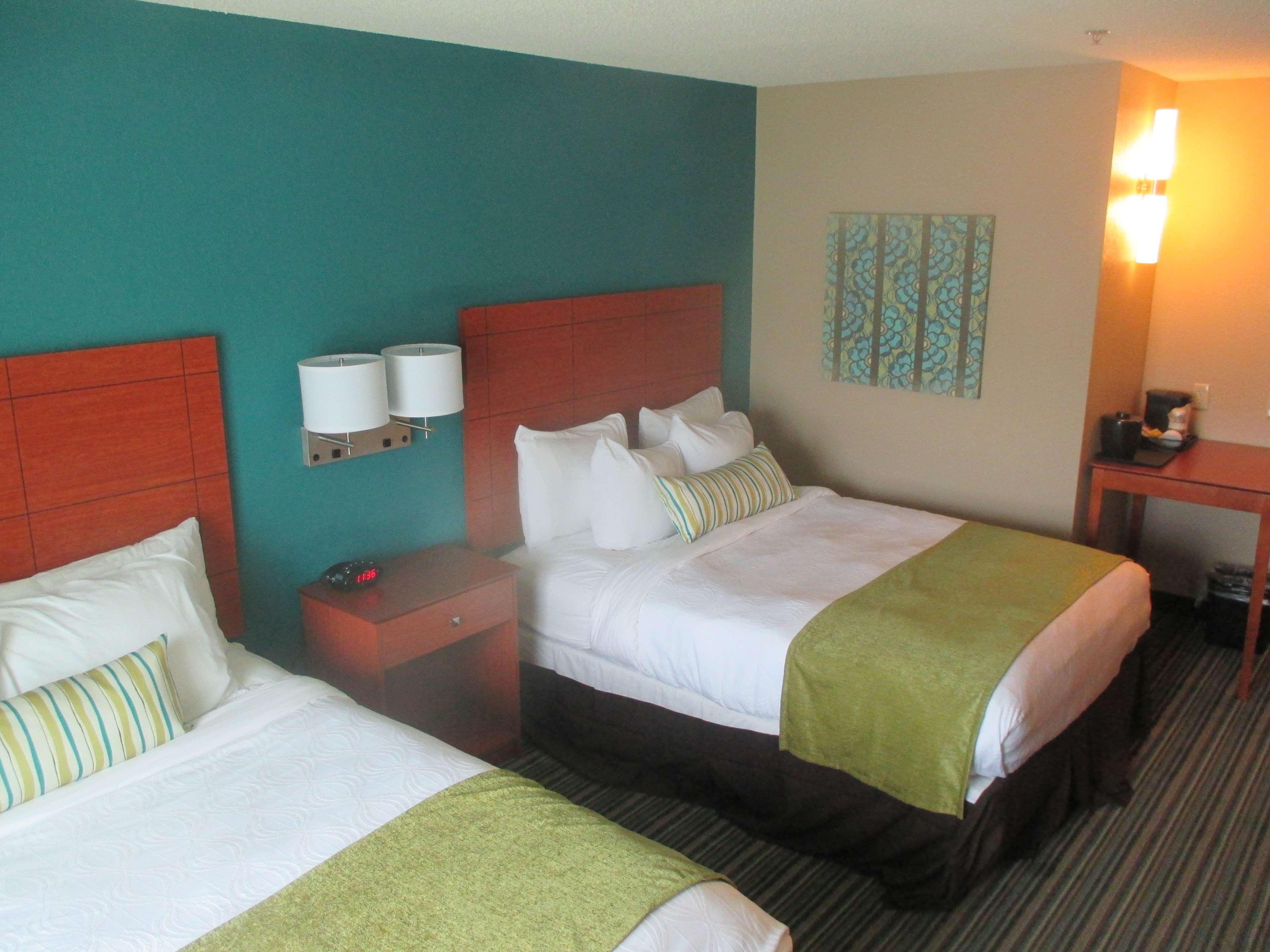 BEST WESTERN Plus Menomonie Inn&Suites Extérieur photo