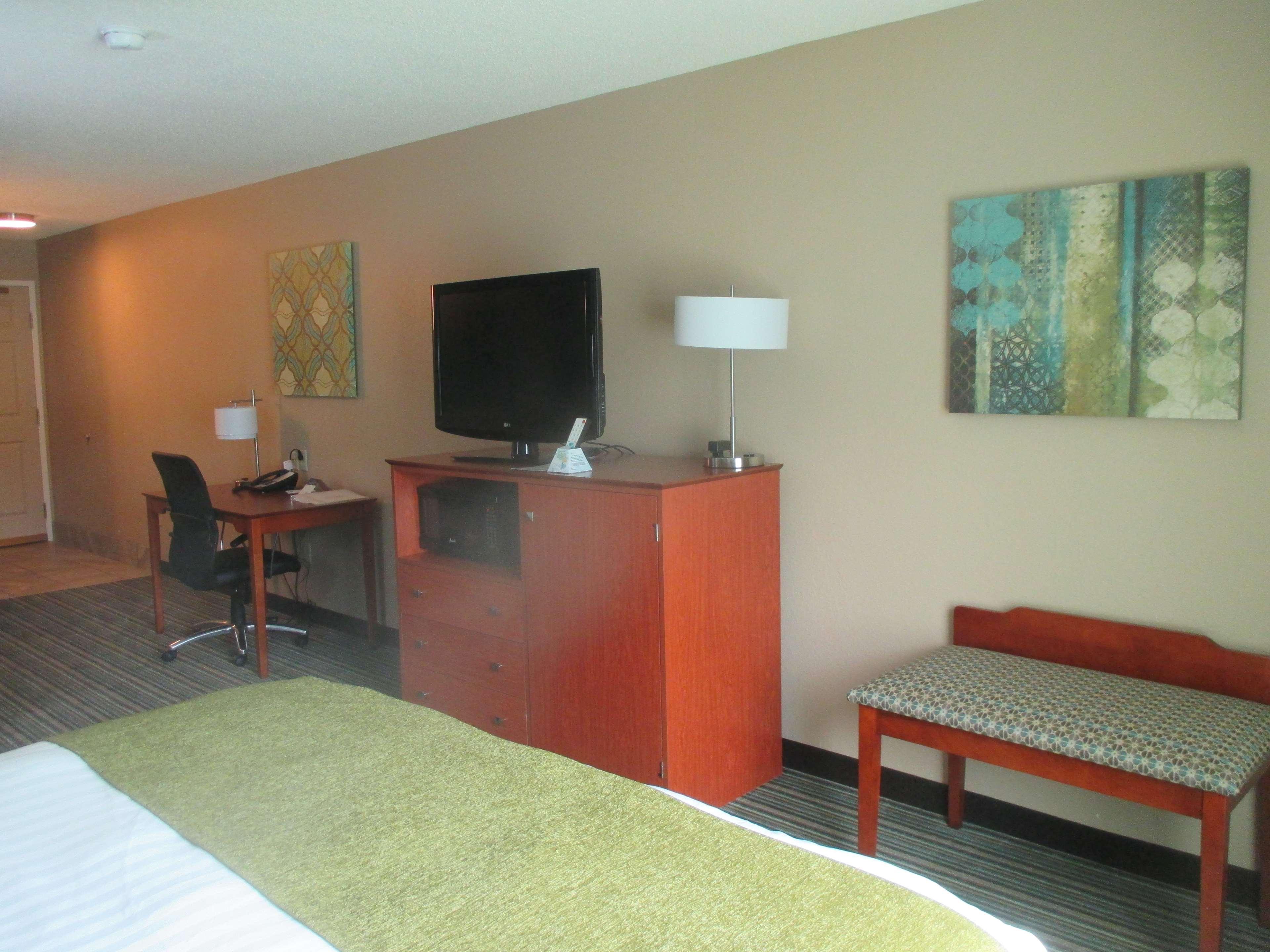 BEST WESTERN Plus Menomonie Inn&Suites Extérieur photo