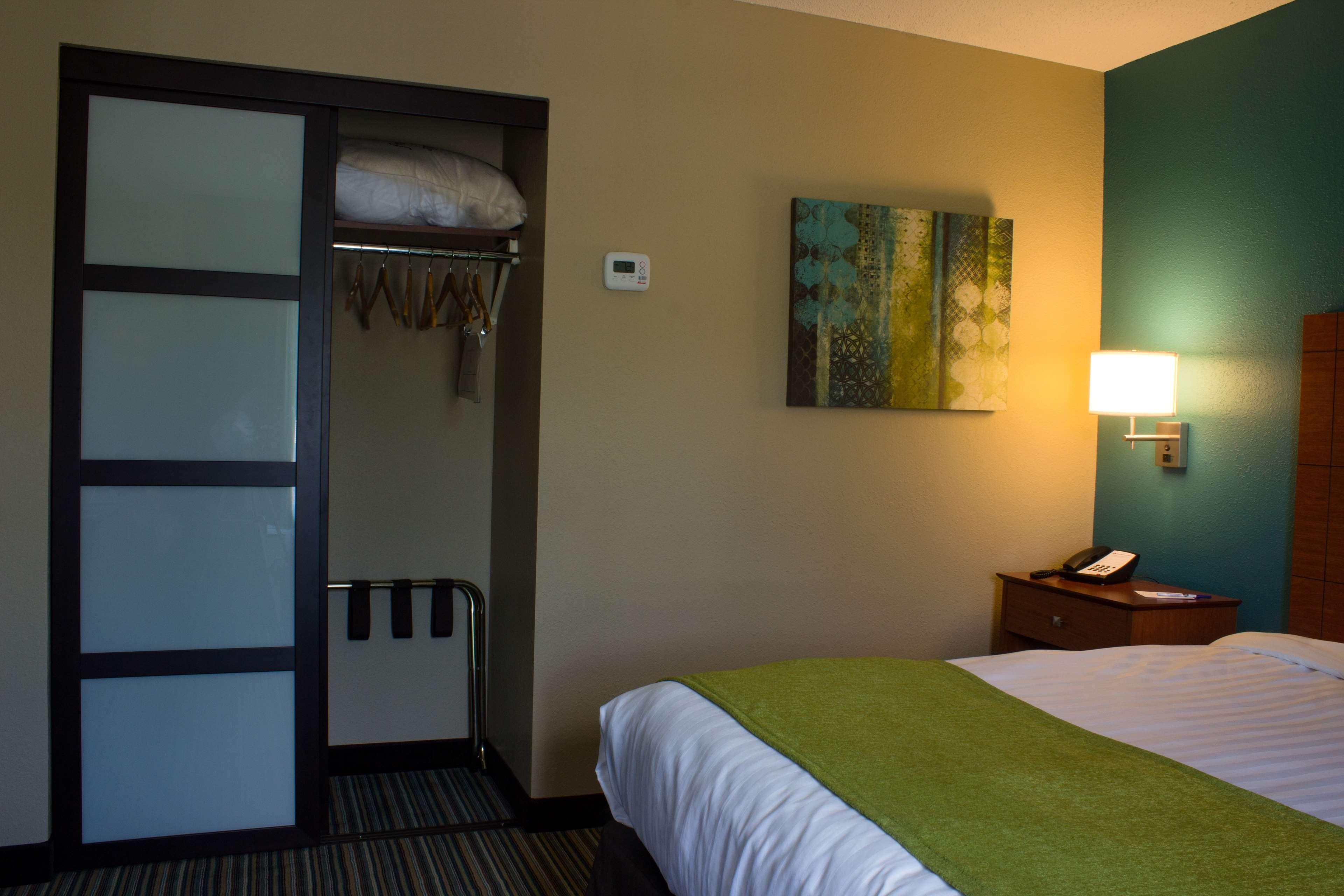 BEST WESTERN Plus Menomonie Inn&Suites Extérieur photo