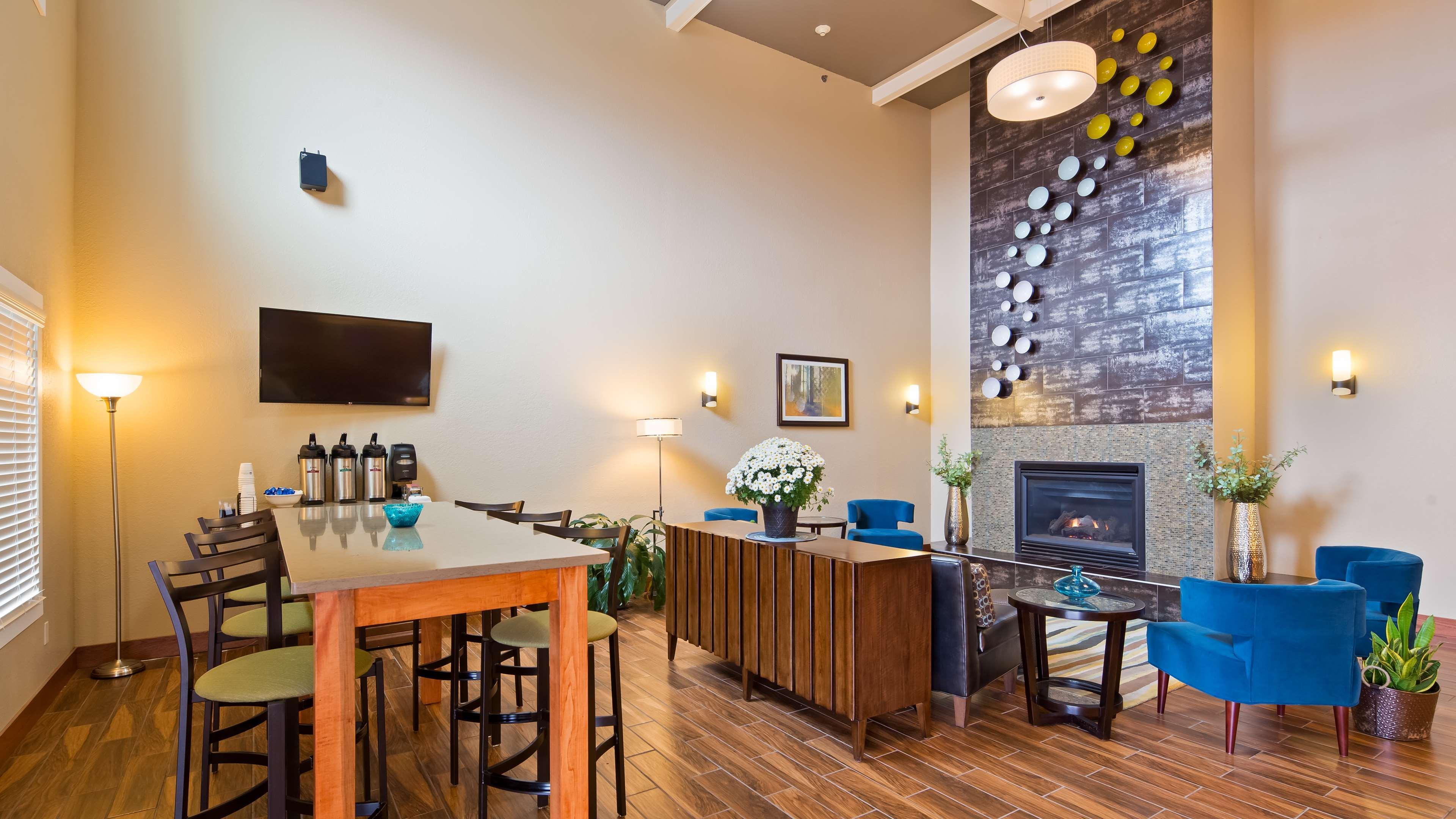 BEST WESTERN Plus Menomonie Inn&Suites Extérieur photo