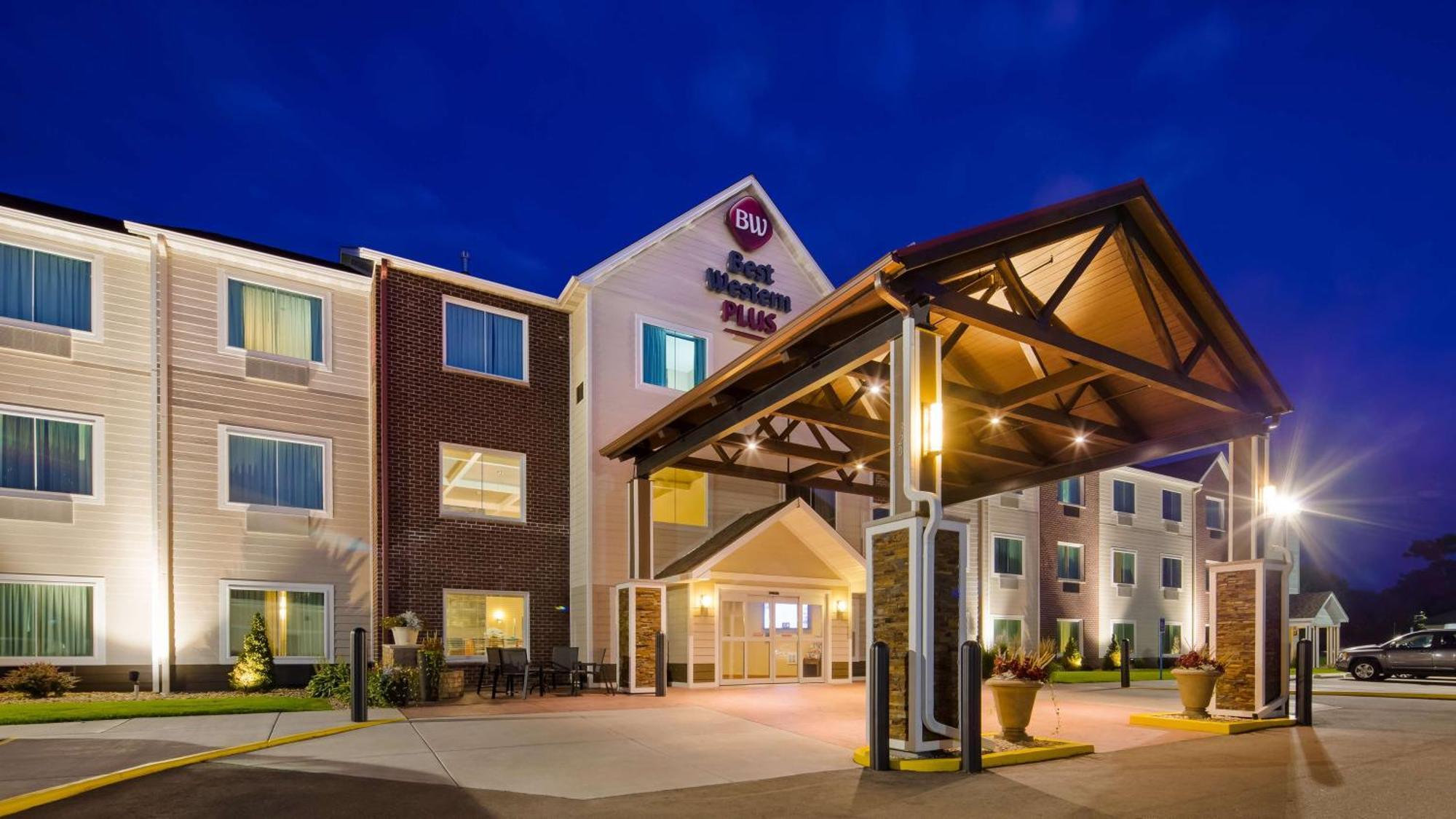 BEST WESTERN Plus Menomonie Inn&Suites Extérieur photo