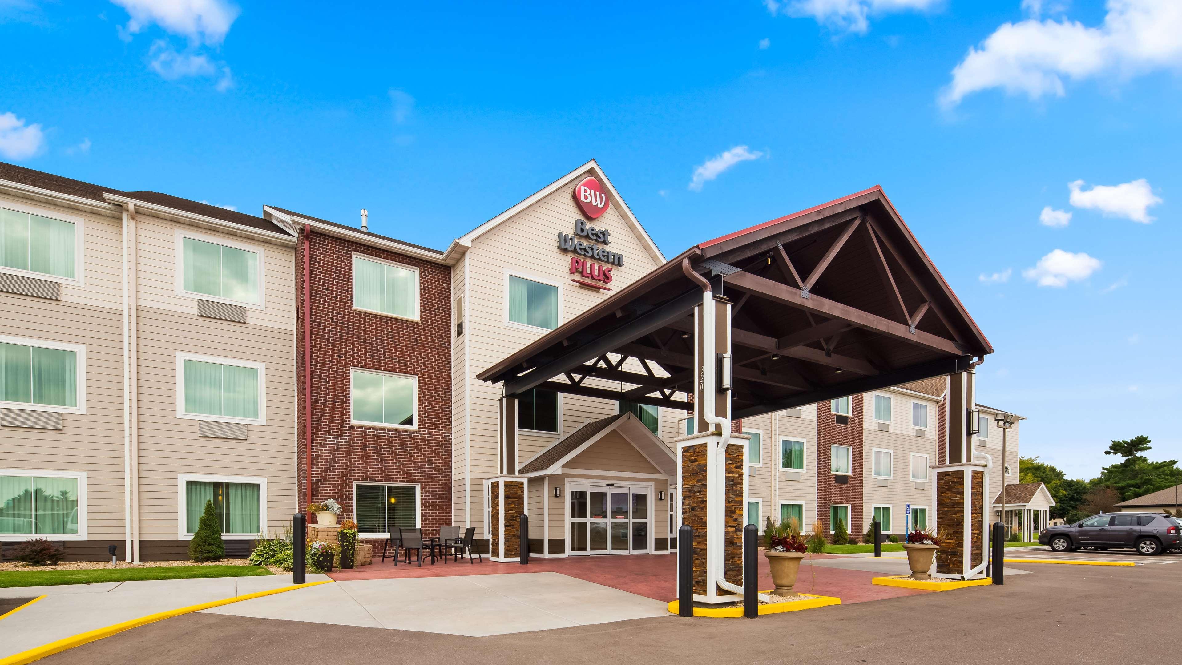 BEST WESTERN Plus Menomonie Inn&Suites Extérieur photo